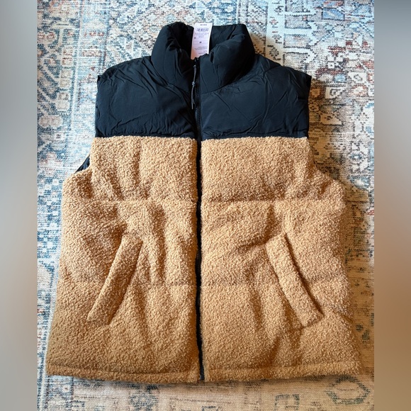 Wild Fable Sherpa puffer vest, women’s M - Picture 1 of 5